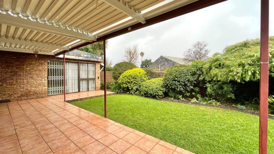 3 Bedroom Property for Sale in Martinville Western Cape
